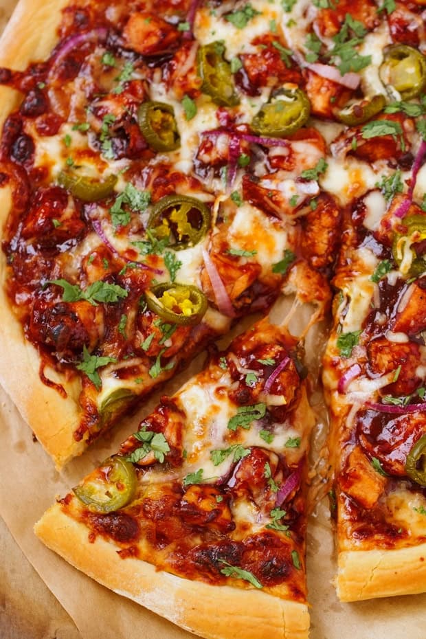 Spicy BBQ Chicken Pizza: Easy, Flavorful, and Crowd-Pleasing